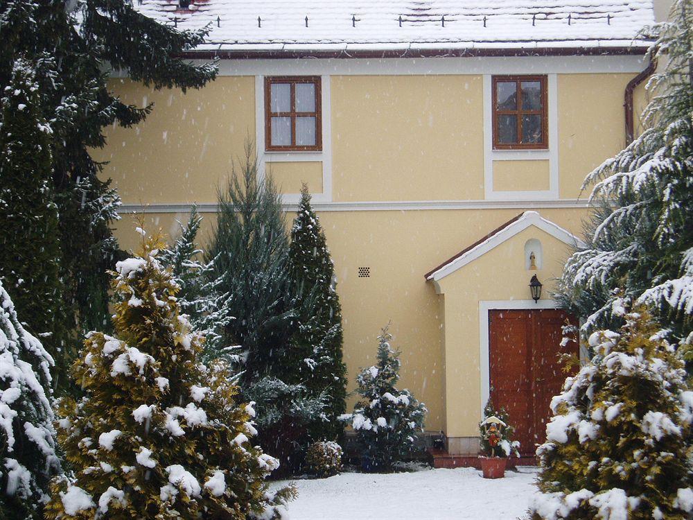 Hotel Wollner Sopron Exterior photo